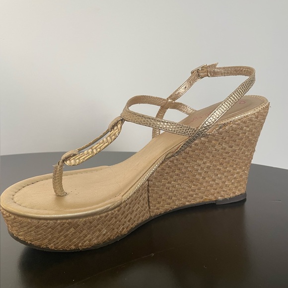 Lilly Pulitzer Good as Gold Platform Wedge Heel Size 7 - Picture 5 of 6